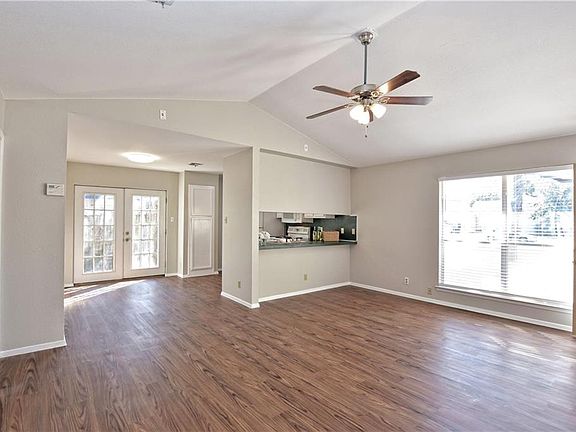 3rd image of 8808 Pineridge Dr #A