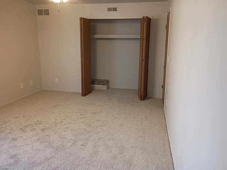 Prentiss Pointe Apartments — Photo 86
