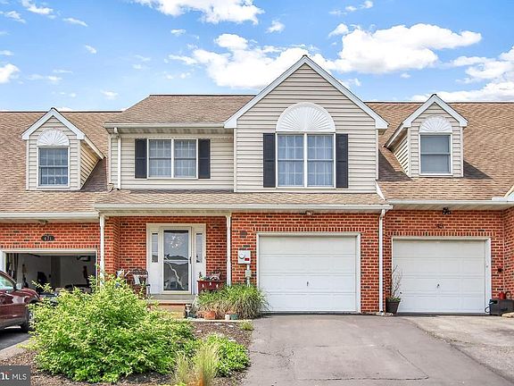 2nd image of 465 Society Hill Cir