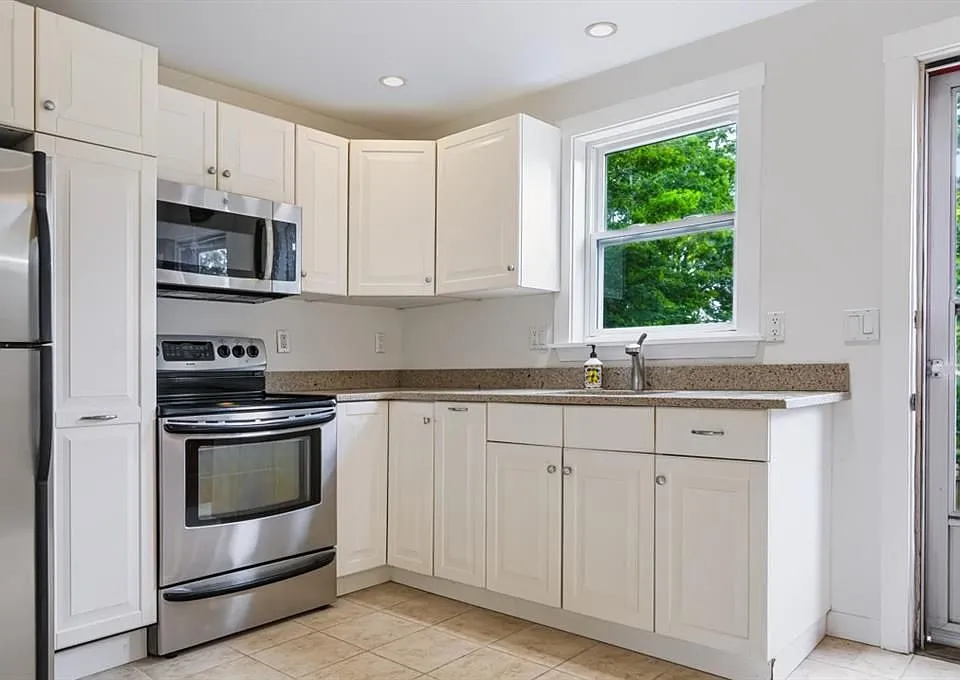 70 Carroll Ave #1113