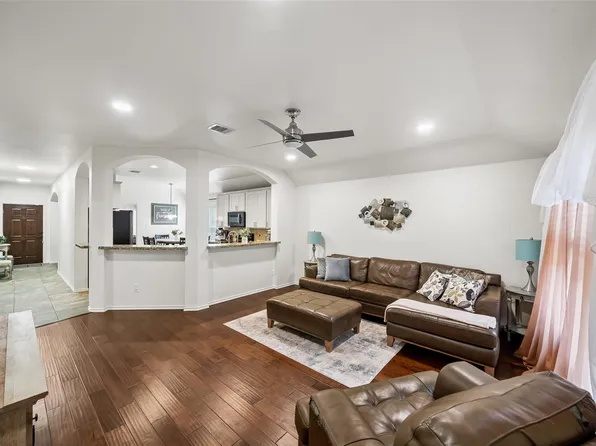 17911 Yukon Pass Dr, Humble, TX 77346