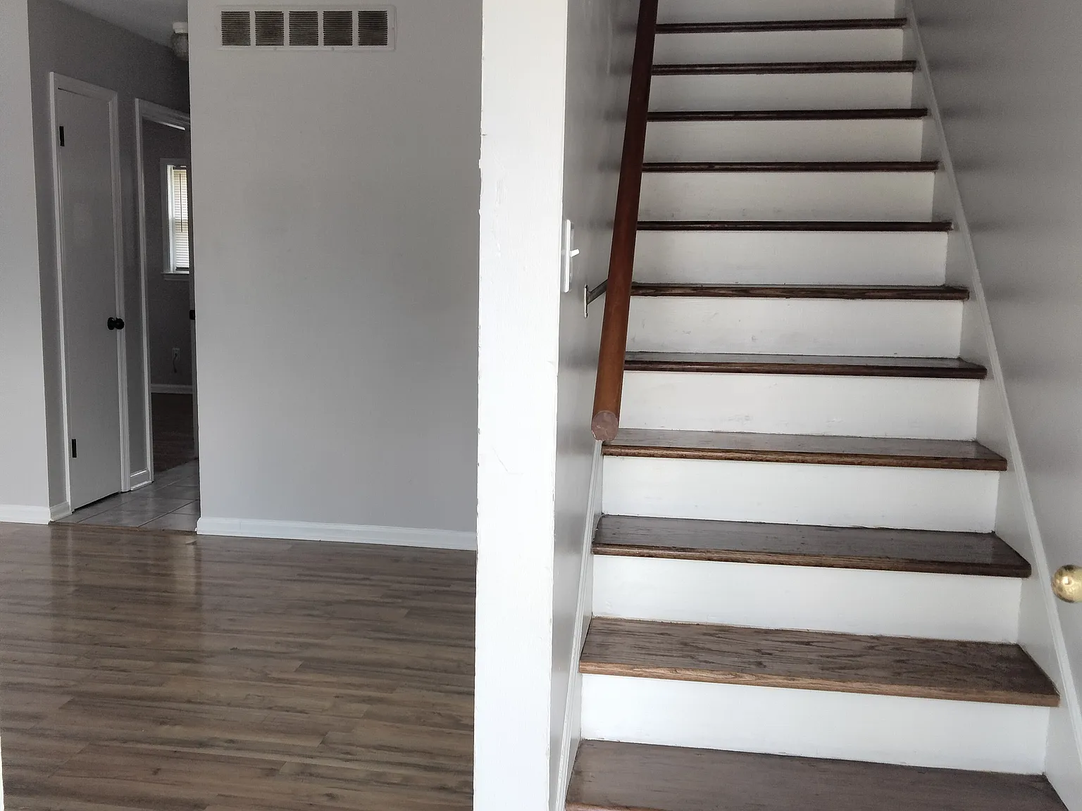2 bed, 1100 sqft, $1,350 — Photo 2