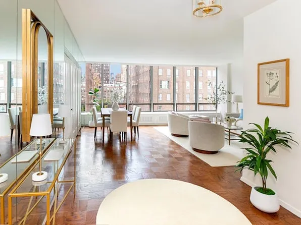 870 United Nations Plz APT 10C, New York, NY 10017