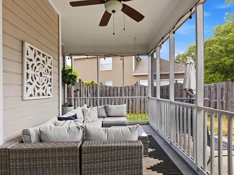 2300 Amberley Woods Trce — Photo 26