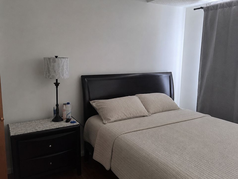 1st image of 2650 Calle Quebrada