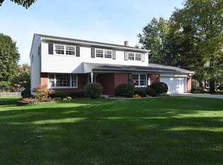 725 E Elm St, Wheaton, IL 60189