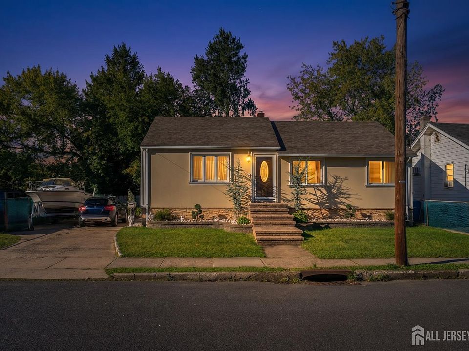 1st image of 23 Radcliffe St