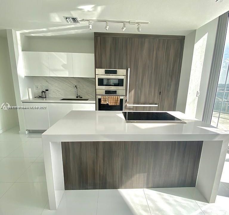 1st image of 851 NE 1st St #1402