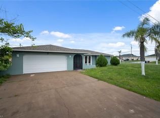 807 Floyd Ave N, Lehigh Acres, FL 33971