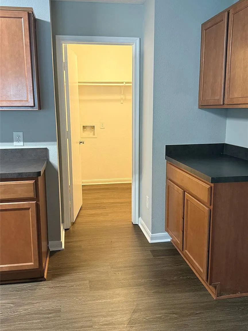 3 bed, 2.0 bath, 1668 sqft, $1,695 — Photo 3