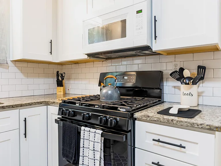 278 Euclid St #3BR — Photo 15