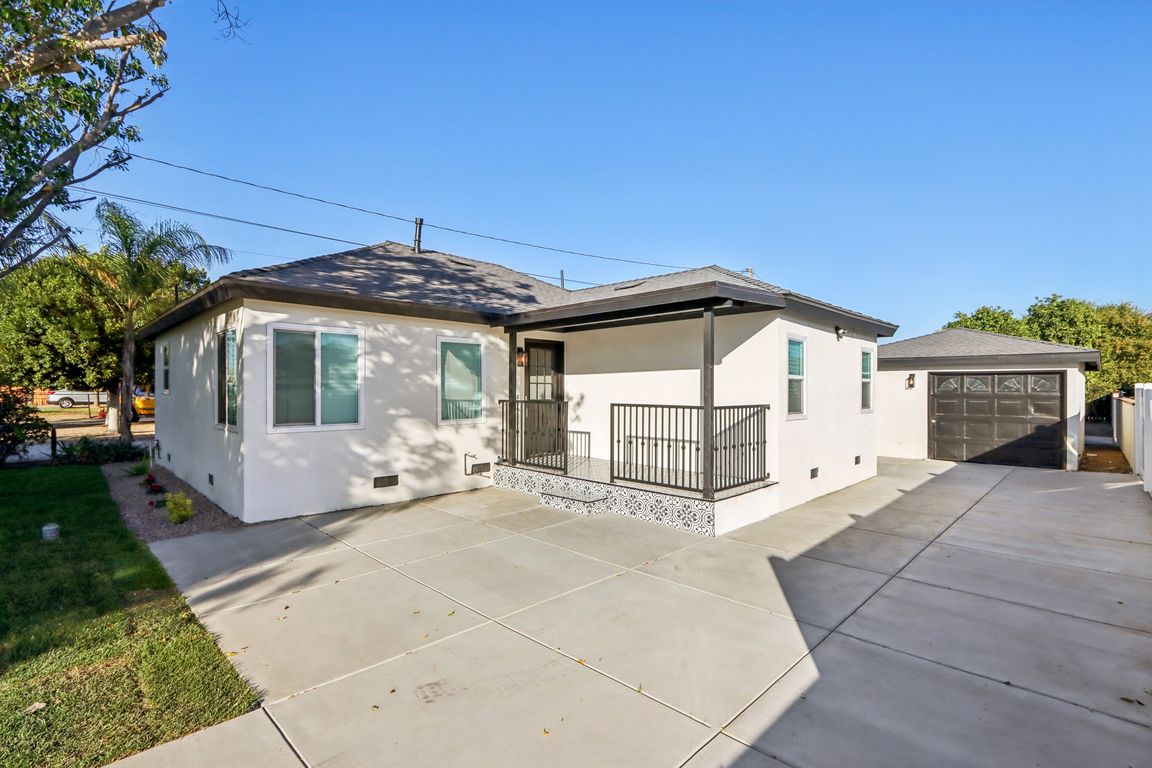 Juniper Ave-S0511-005.jpg