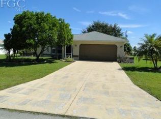 1941 SE 8th Ave, Cape Coral, FL 33990