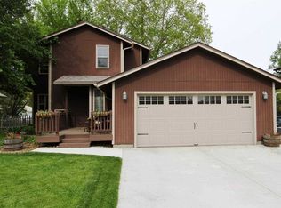 410 Norris Ct, Waterloo, IA 50701