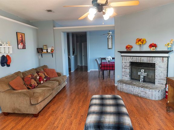 3rd image of 1025 Buffalo Springs Dr