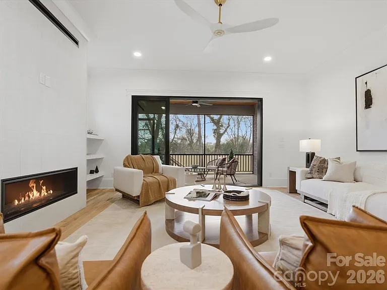 431 W Peterson Dr — Photo 9