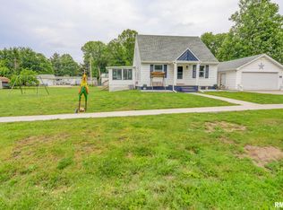 416 E Lincoln St, Edinburg, IL 62531
