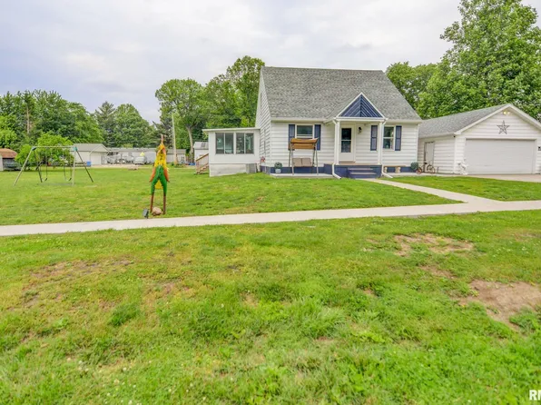 416 E Lincoln St, Edinburg, IL 62531