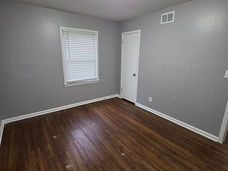 2119 S Glenn St — Photo 10