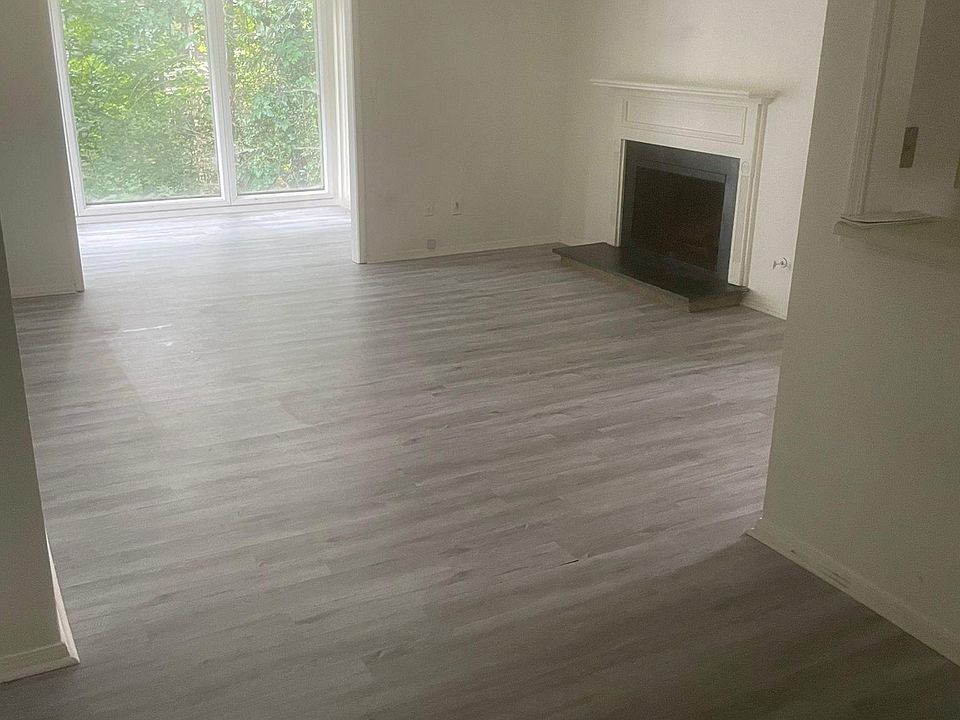 1st image of 2009 Augusta Dr