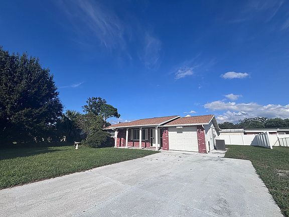 4th image of 6826 Lingo Ct