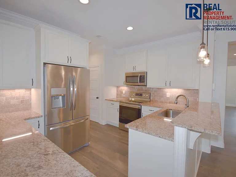3414 Pershing Dr — Photo 6