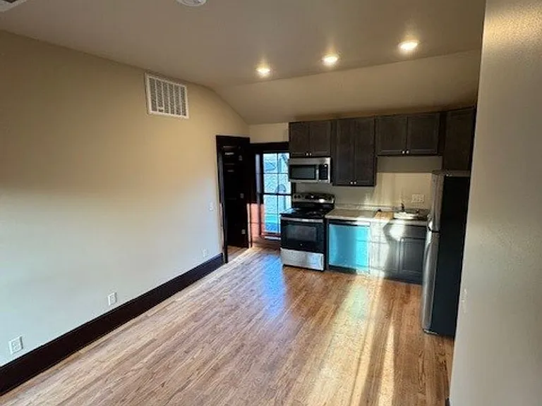 116 E Gorham St — Photo 20