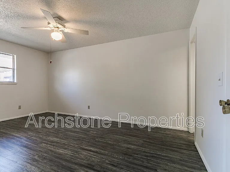 4508 NW 26th St — Photo 34