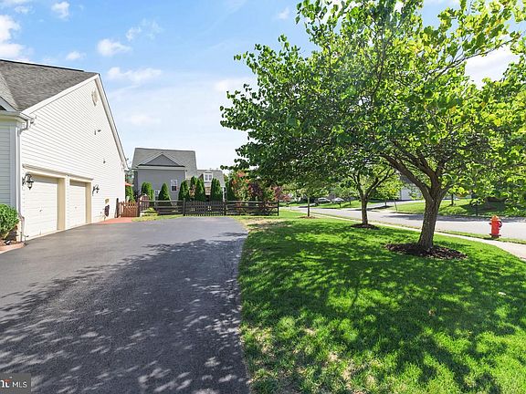 3rd image of 4069 Shrayer Ct