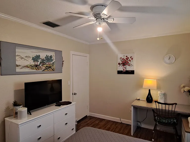 1244 Grove St — Photo 2