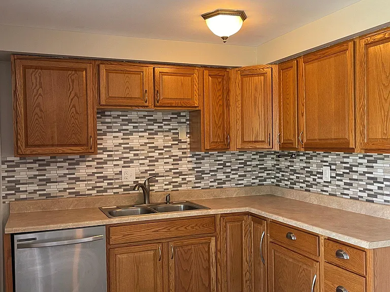 7883 Sebring Dr — Photo 2