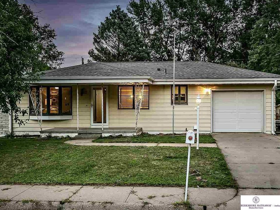 1st image of 8259 S 39th Ave