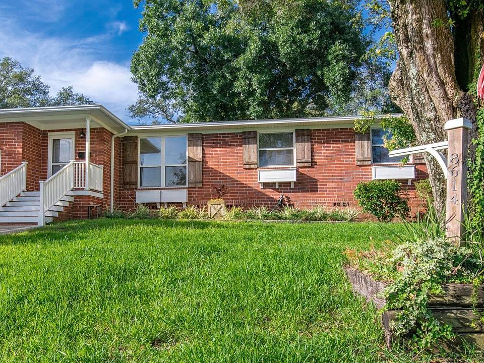 1st image of 8614 Emerald Isle Cir N