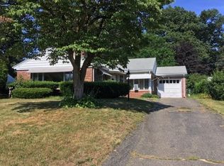 17 Greenleaf St, Chicopee, MA 01013