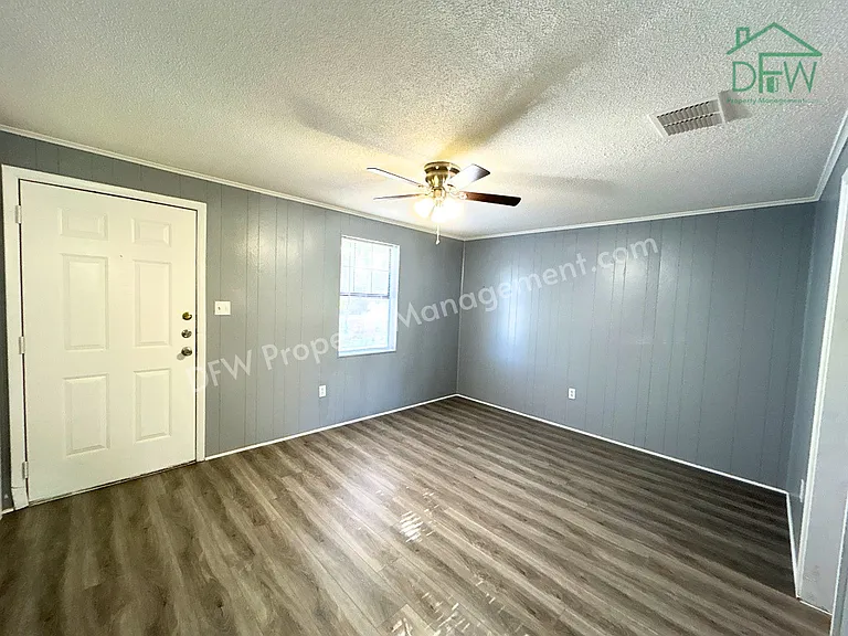 1615 Voirin Rd — Photo 2