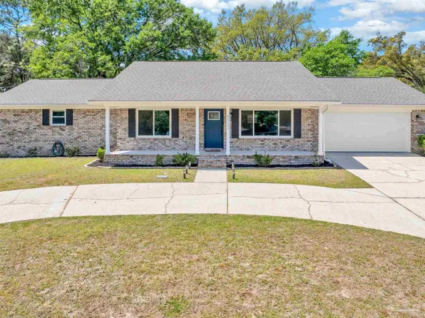 5923 W Shore Dr, Pensacola, FL 32526