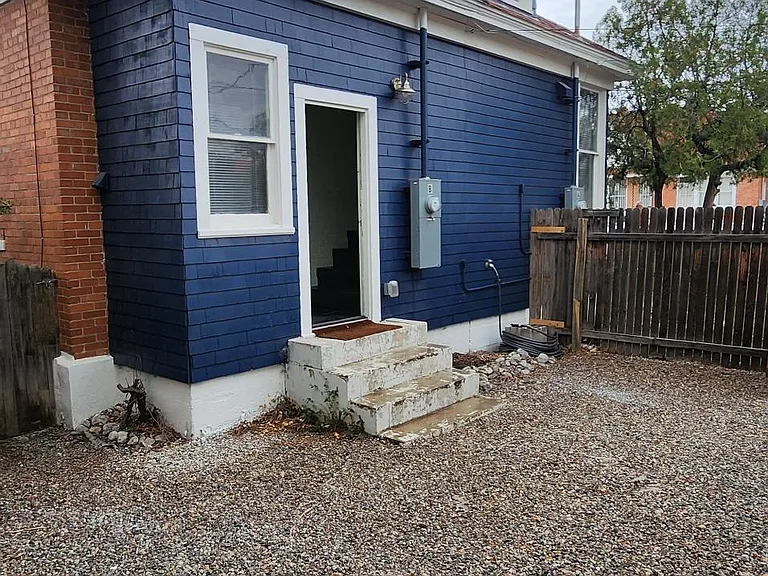 523 Iron Ave SW — Photo 3