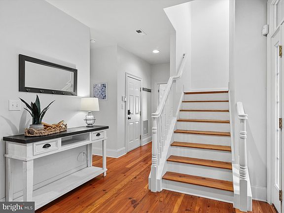 4th image of 18756 Bethpage Dr Unit 17B
