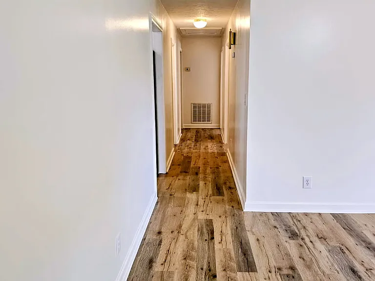 3205 Westview St — Photo 9