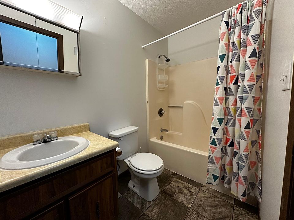 213 28th Ave W 4, Milan, IL 61264 Zillow