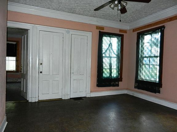 5th image of 738 Winchester Ave