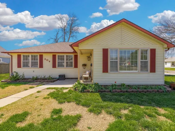 304 E 11th St, Wellington, KS 67152