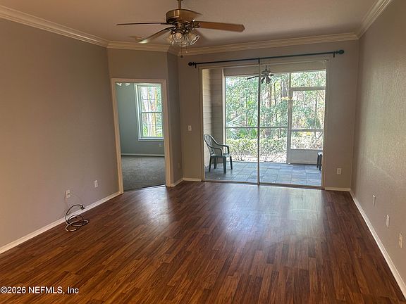 5th image of 13810 SUTTON PARK Drive N #1218