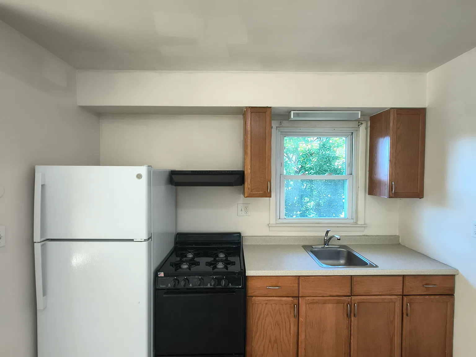 1 bed, 900 sqft, $1,900 — Photo 2