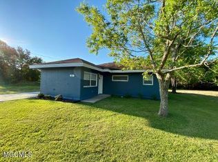 106 Hickory St, Pass Christian, MS 39571