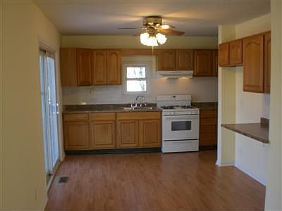 4th image of 10605 Bailey St