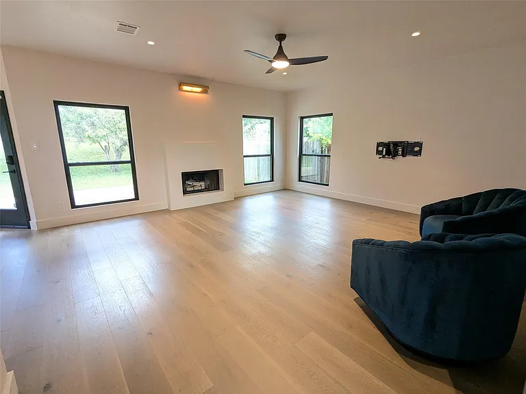 9257 Scenic Bluff Dr — Photo 7