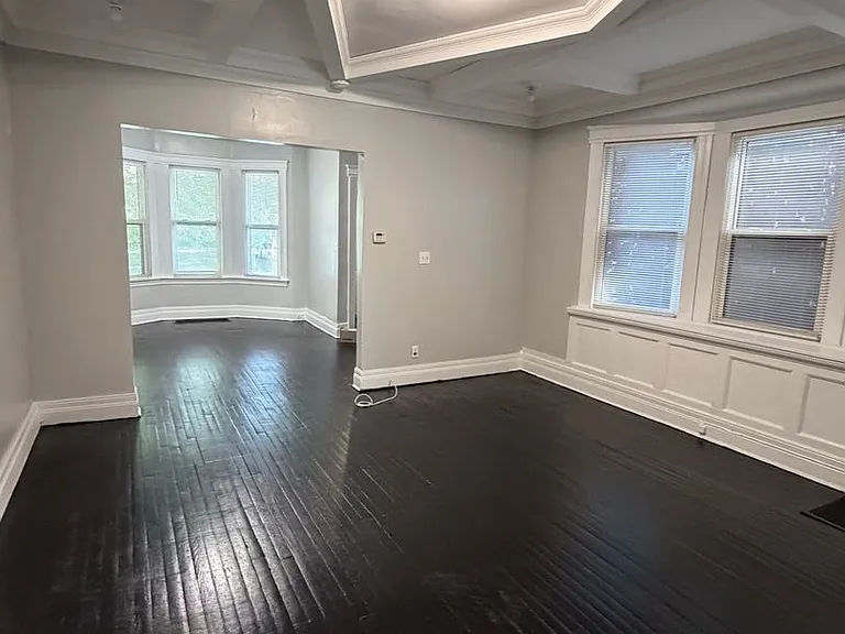2224 Helen St — Photo 2