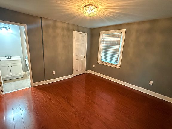 5th image of 105 Earl Ct