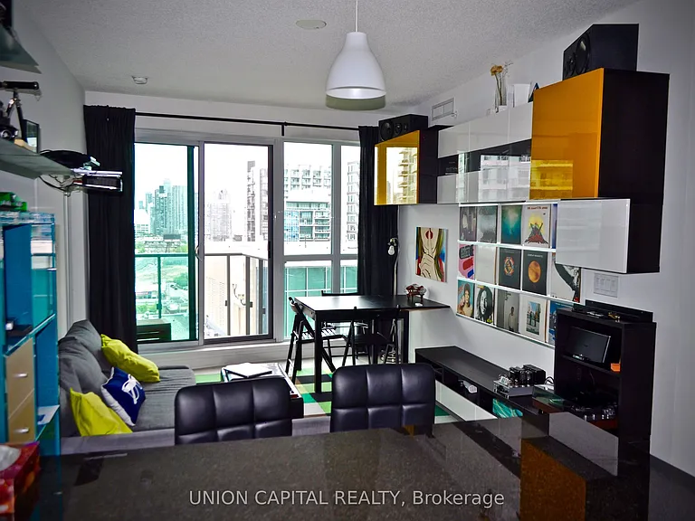 150 E Liberty St #1803 — Photo 2
